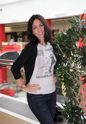 18 year old cutie Christine Paradise pulling denim shorts aside